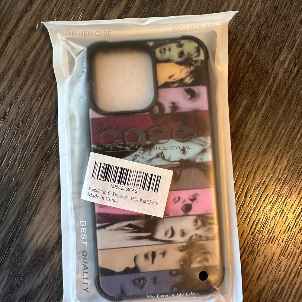 Taylor Swift iPhone case - Picture 3 of 4